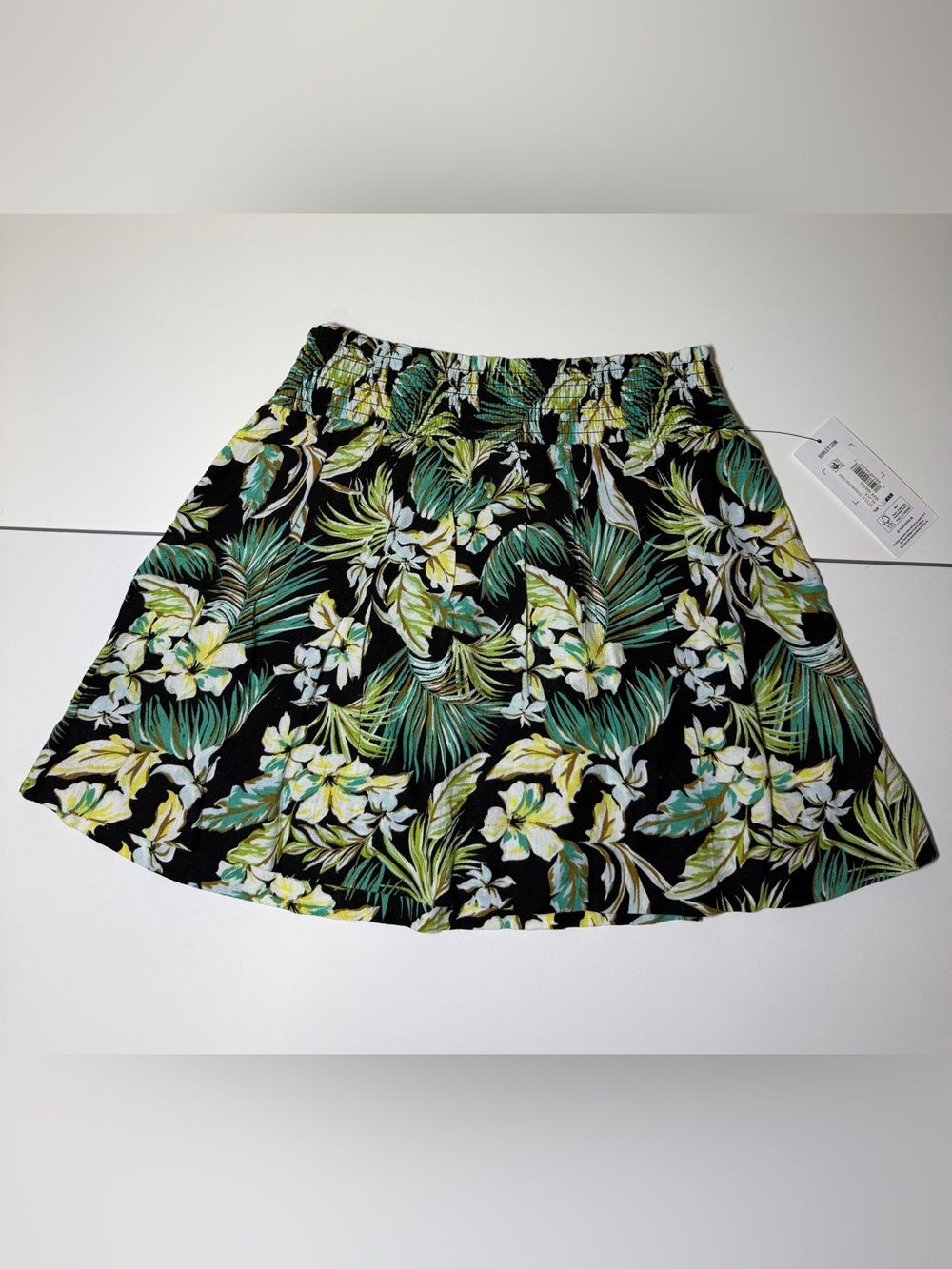 NWT Hurley Tropical Floral Skater Mini Skirt Hawaiian Palm Coast Retails $50 - Picture 2 of 9
